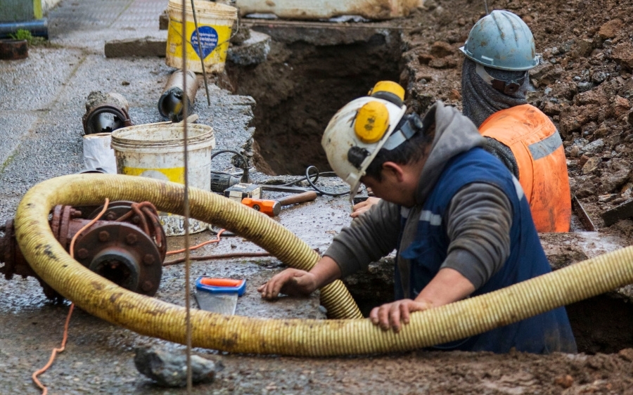 Aguas Décima informa corte de emergencia en avenida Italia