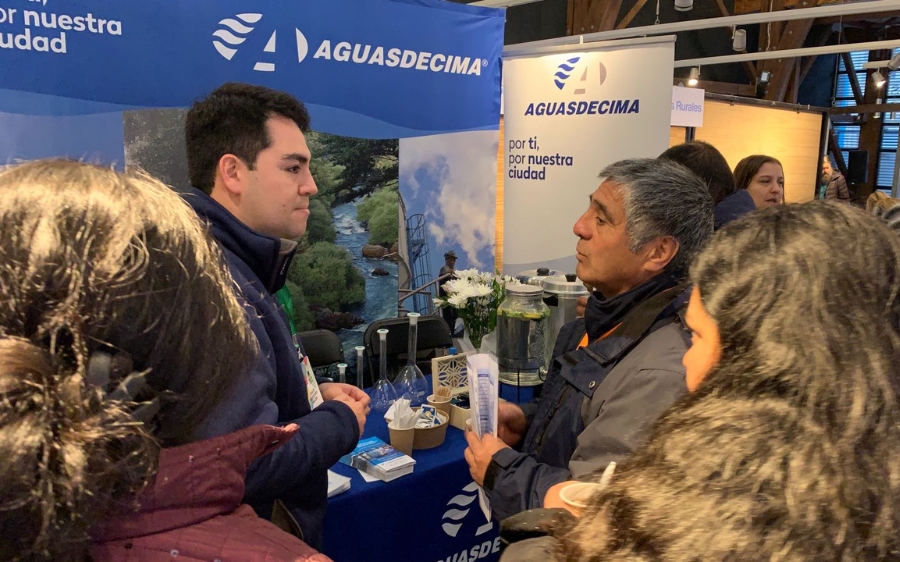 Aguas Décima se hizo presente en Feria regional de APR