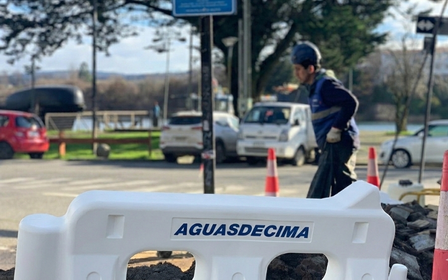 Aguas Décima inició plan de renovación de redes de agua potable en Valdivia